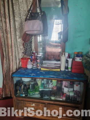Dressing table